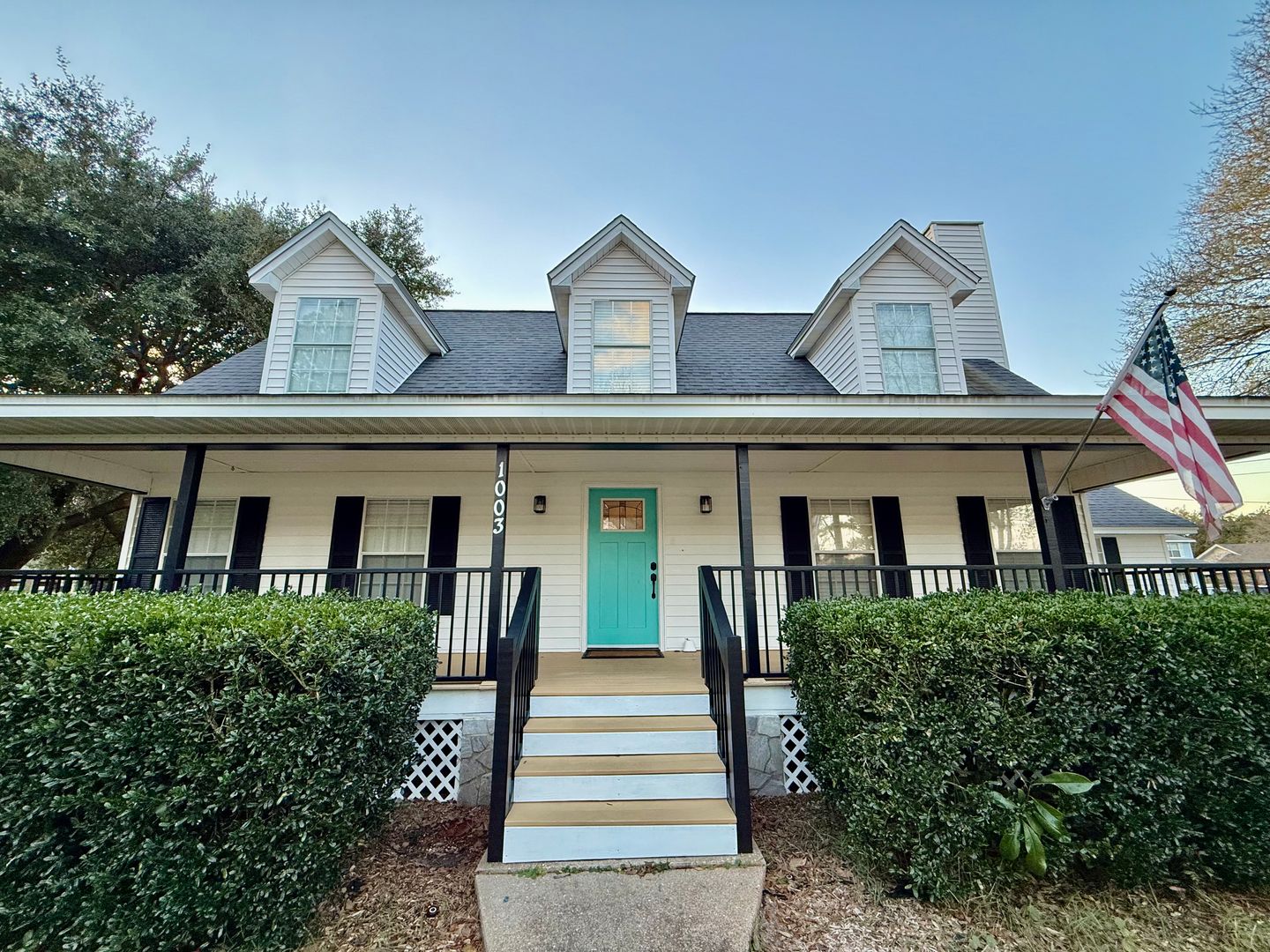 Mary Esther House: 1003 Sandra Drive