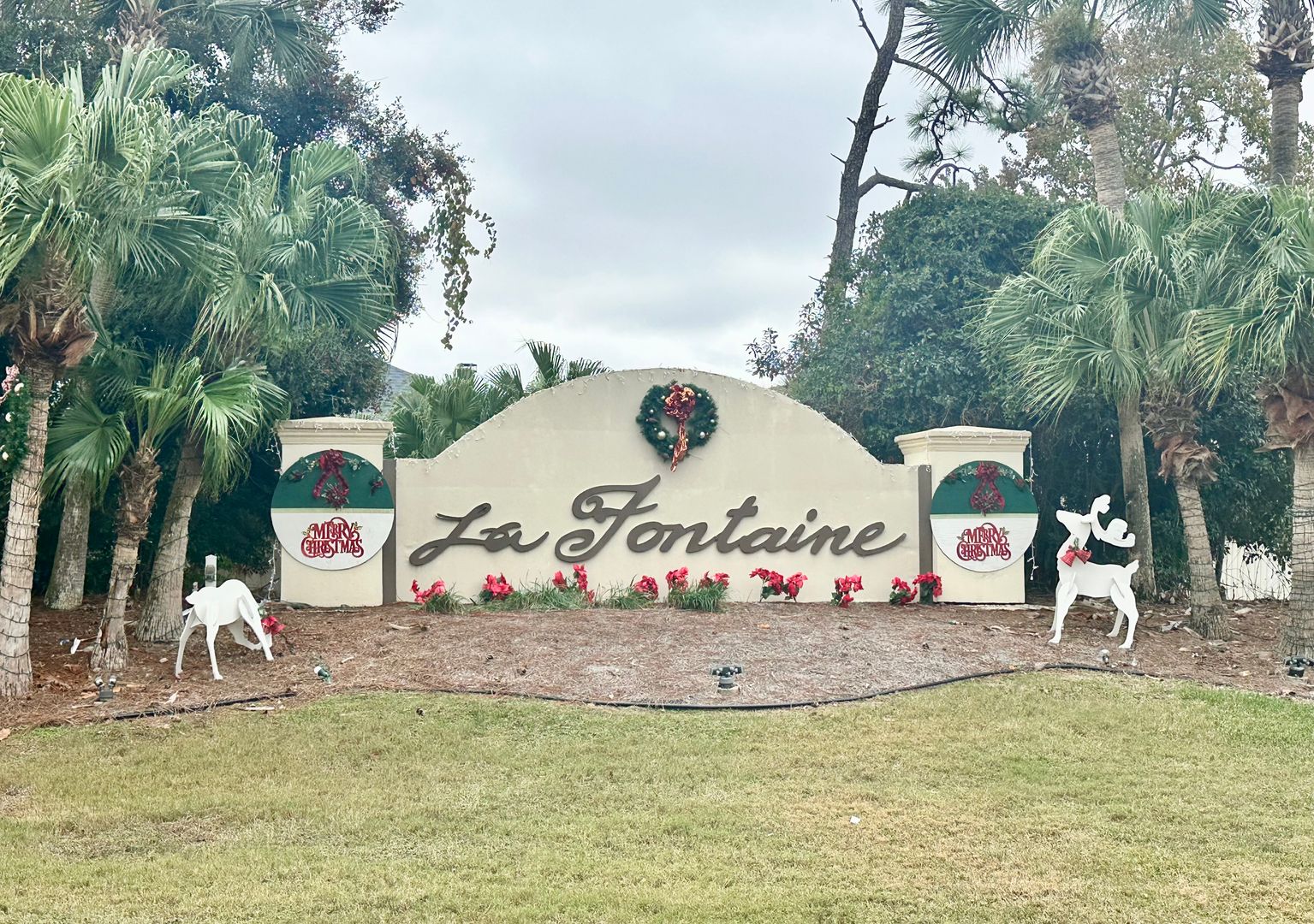 Navarre House: 1979 Rue La Fontaine