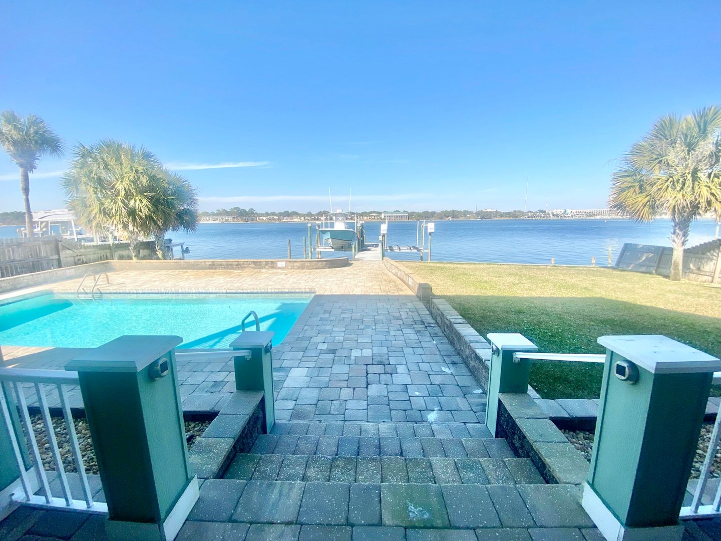 Fort Walton Beach House: 906 Santa Rosa Blvd