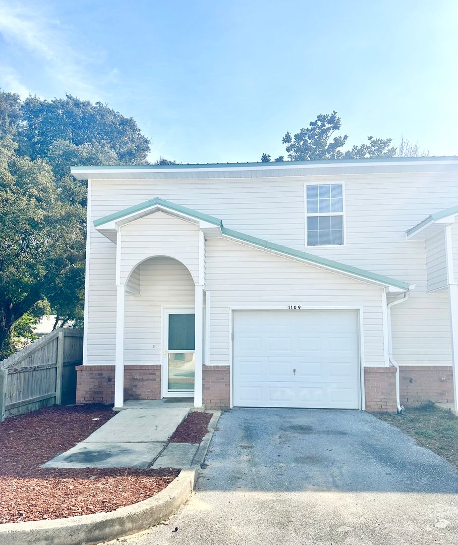 Fort Walton Beach Townhome: 1109 Tiki Too Avenue