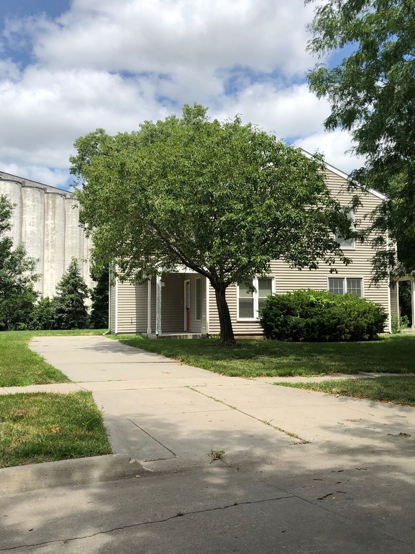 Lincoln House: 1851 Whittier St