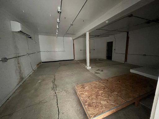 COMMERCIAL SPACE
