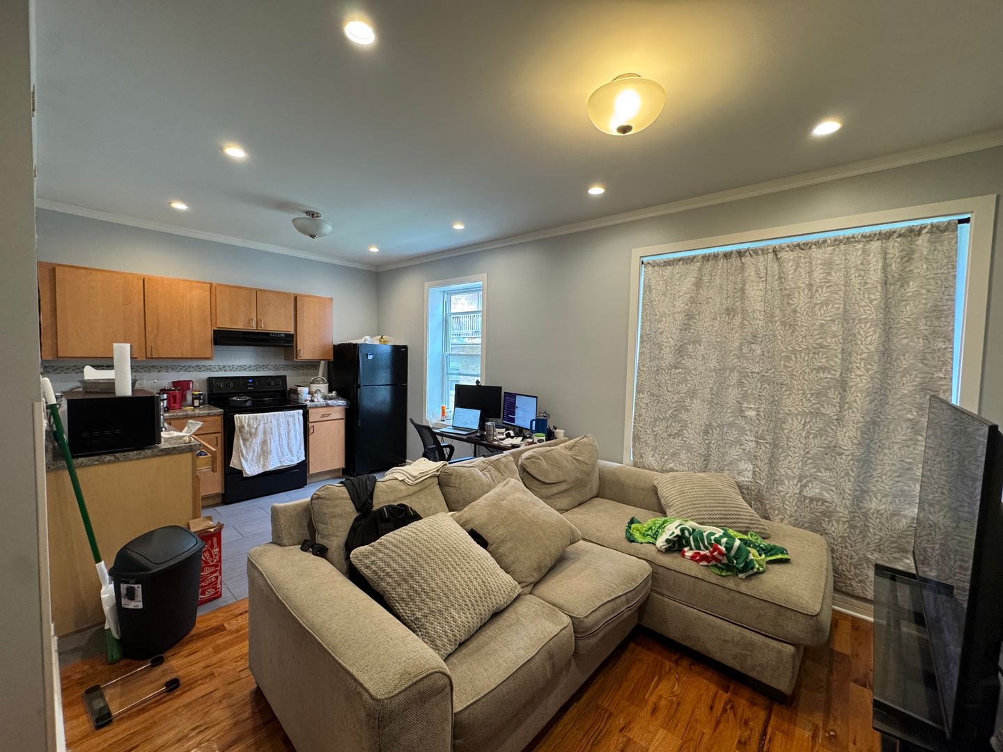 Chicago Apartment: 4201 W Divison