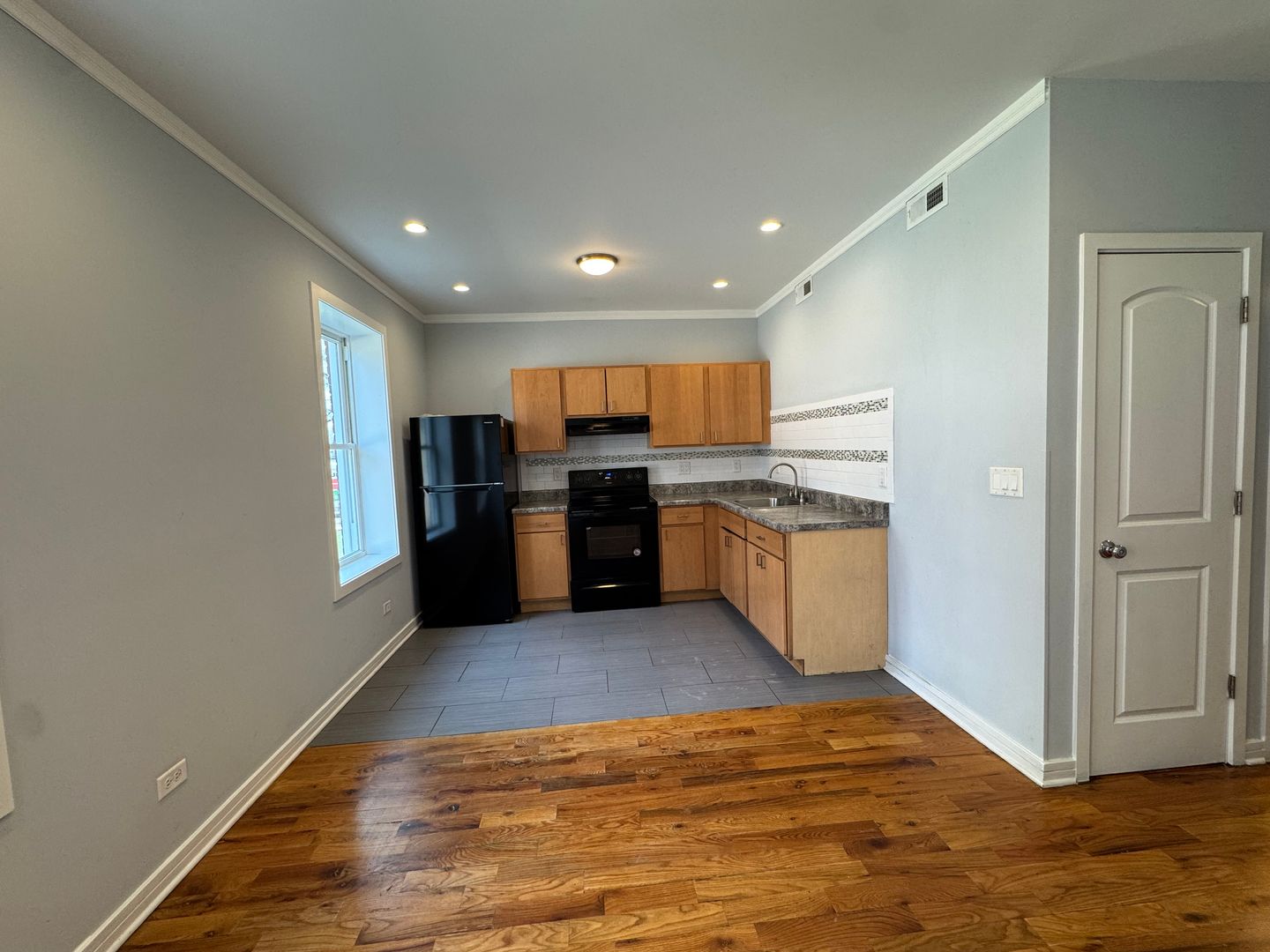 Chicago Apartment: 4201 W Divison