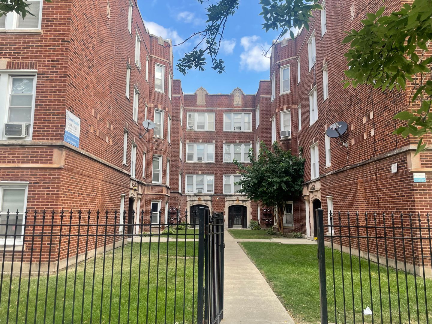 Chicago Apartment: 4844-4850 W Henderson