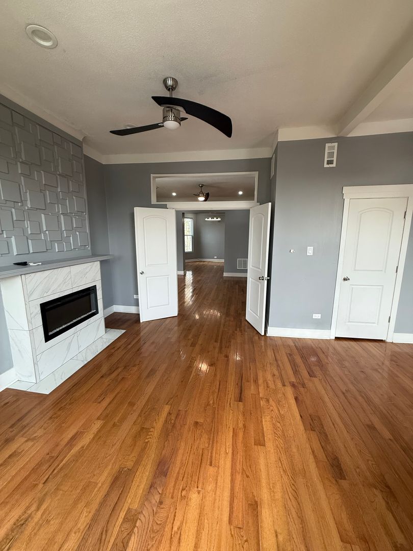 Chicago Apartment: 438 E 49th Steet
