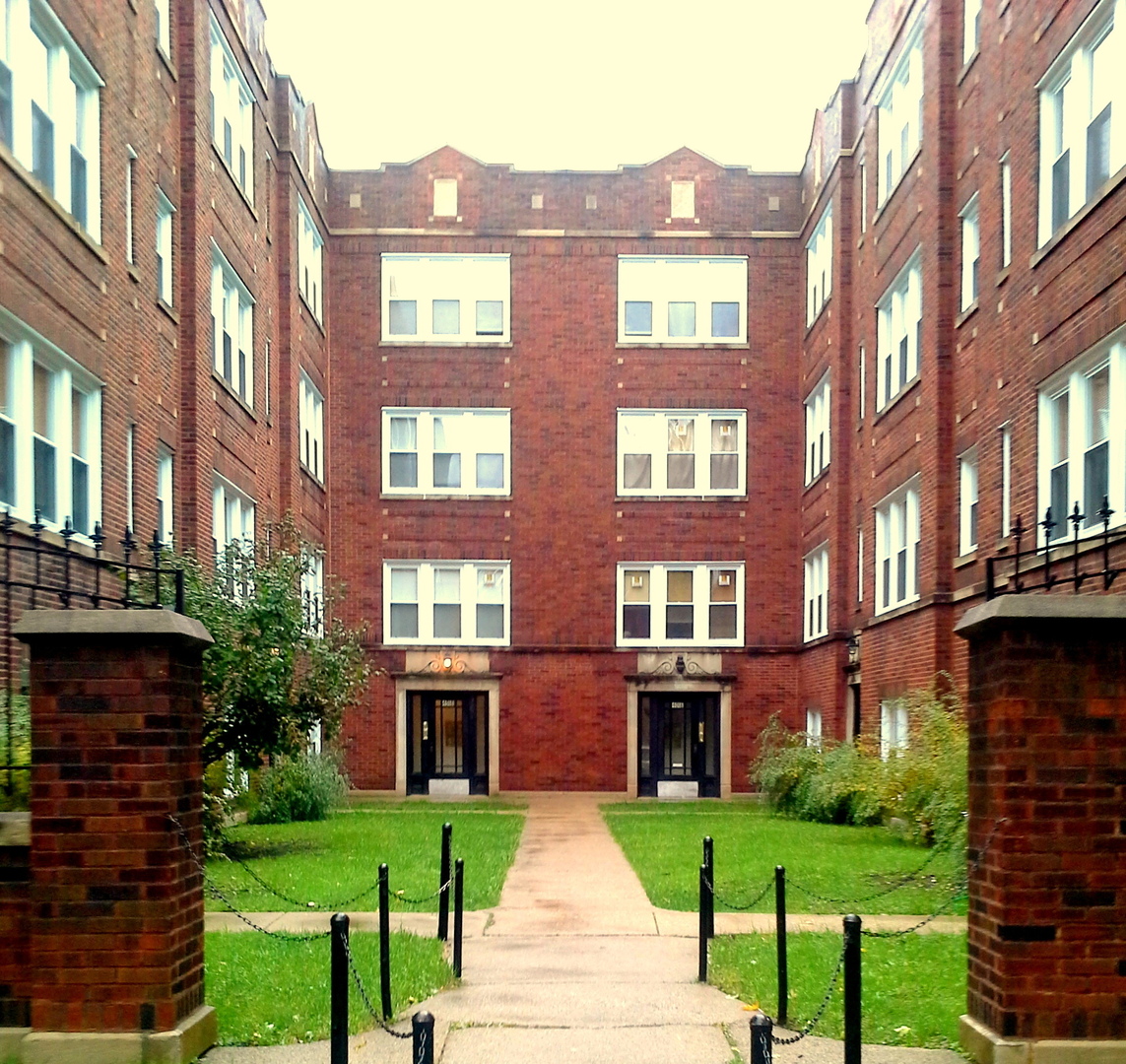 Chicago Apartment: 4014-22 W. Melrose