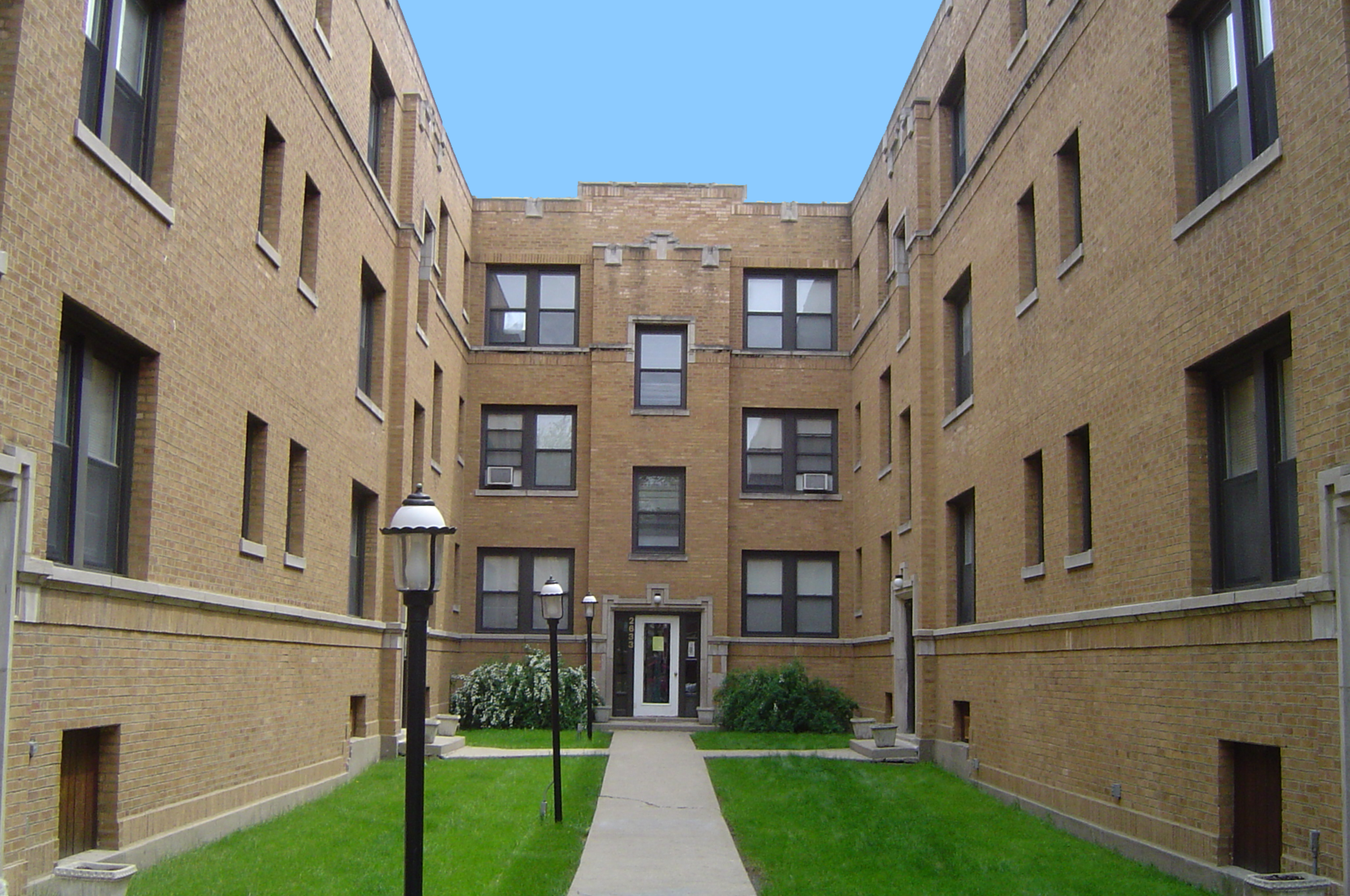 Chicago Apartment: 2631 - 2637 N Spaulding Ave