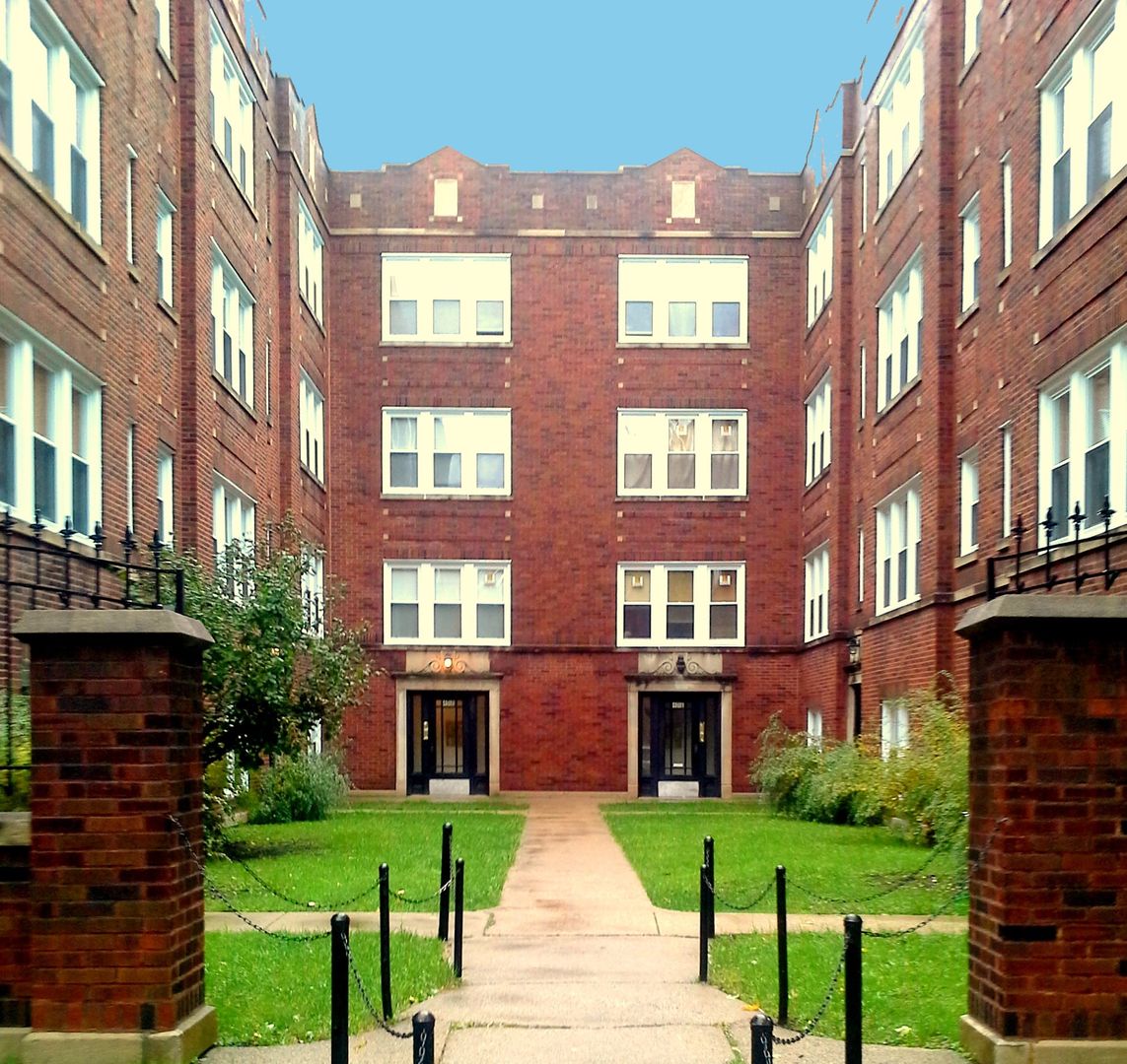 Chicago Apartment: 4014-22 W. Melrose