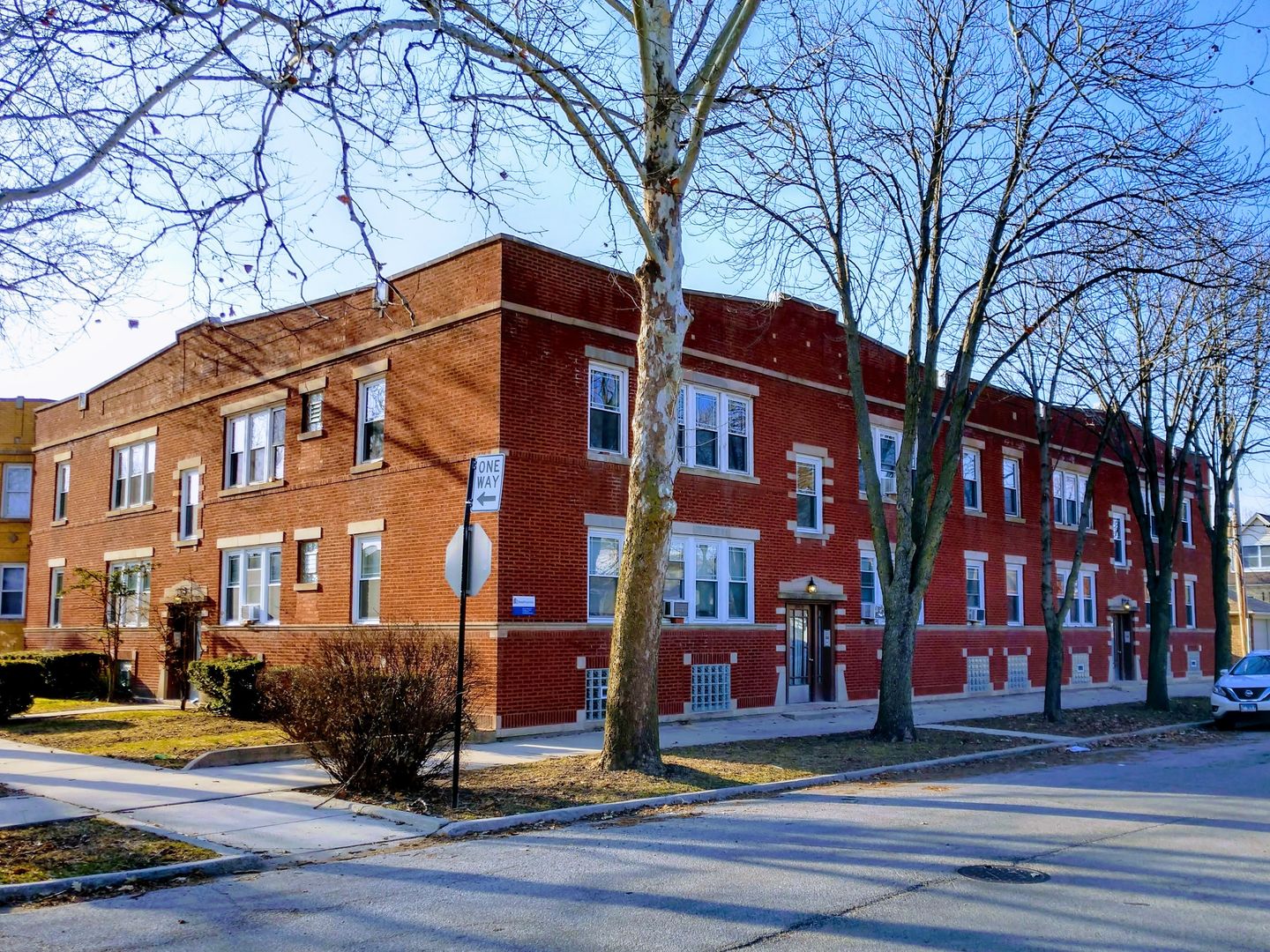 Chicago Apartment: 3830 - 40 N. Linder Ave