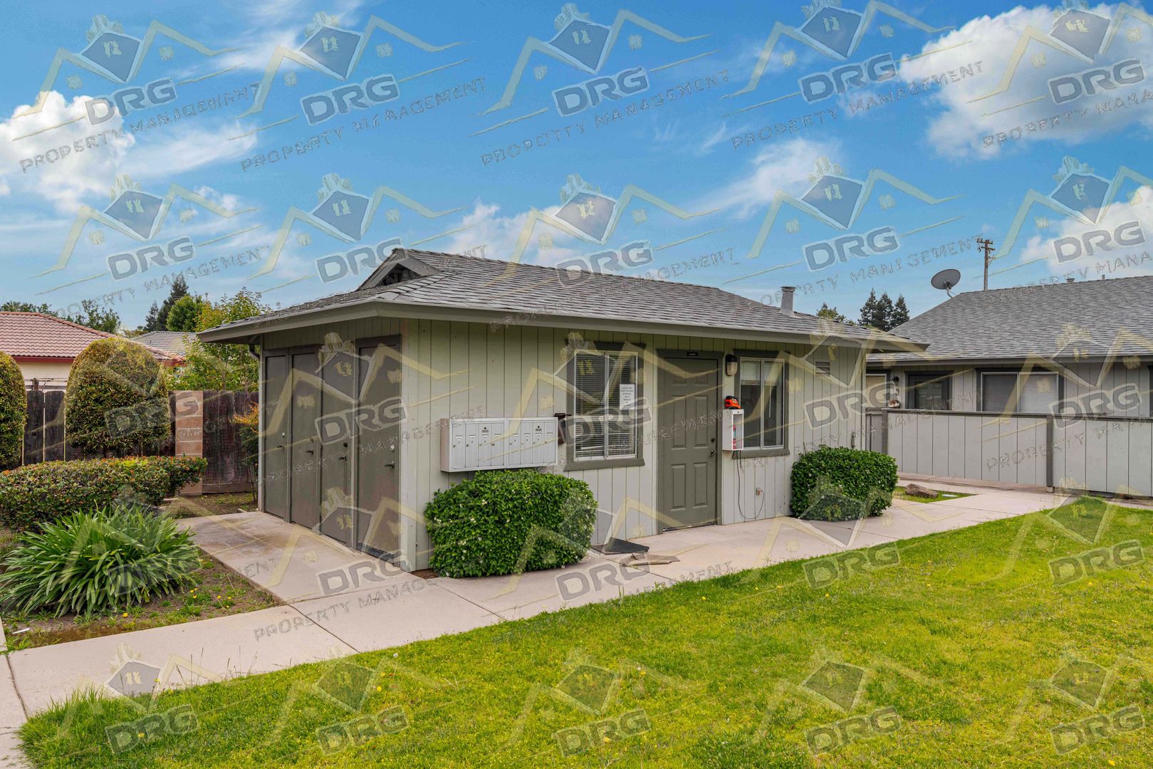 Modesto Apartment: 1229 W Roseburg Ave