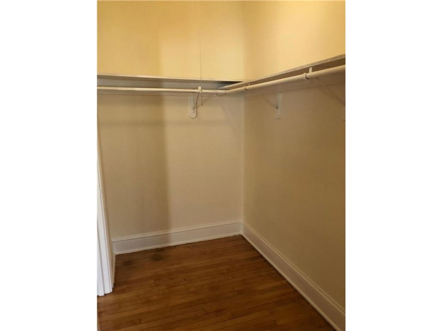 Minneapolis Apartment: 214 E 19th St