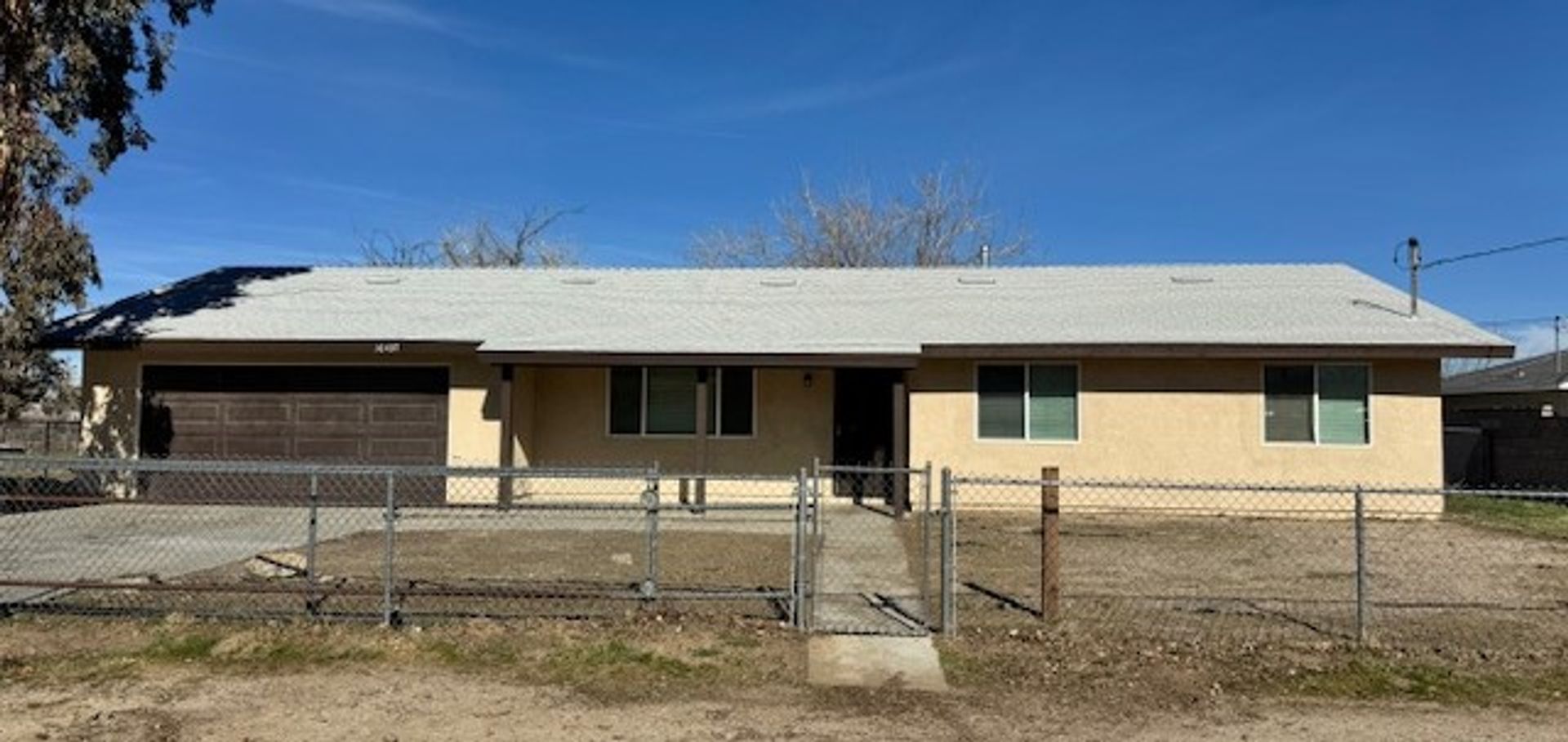 Palmdale House: 16437 Coolwater Avenue