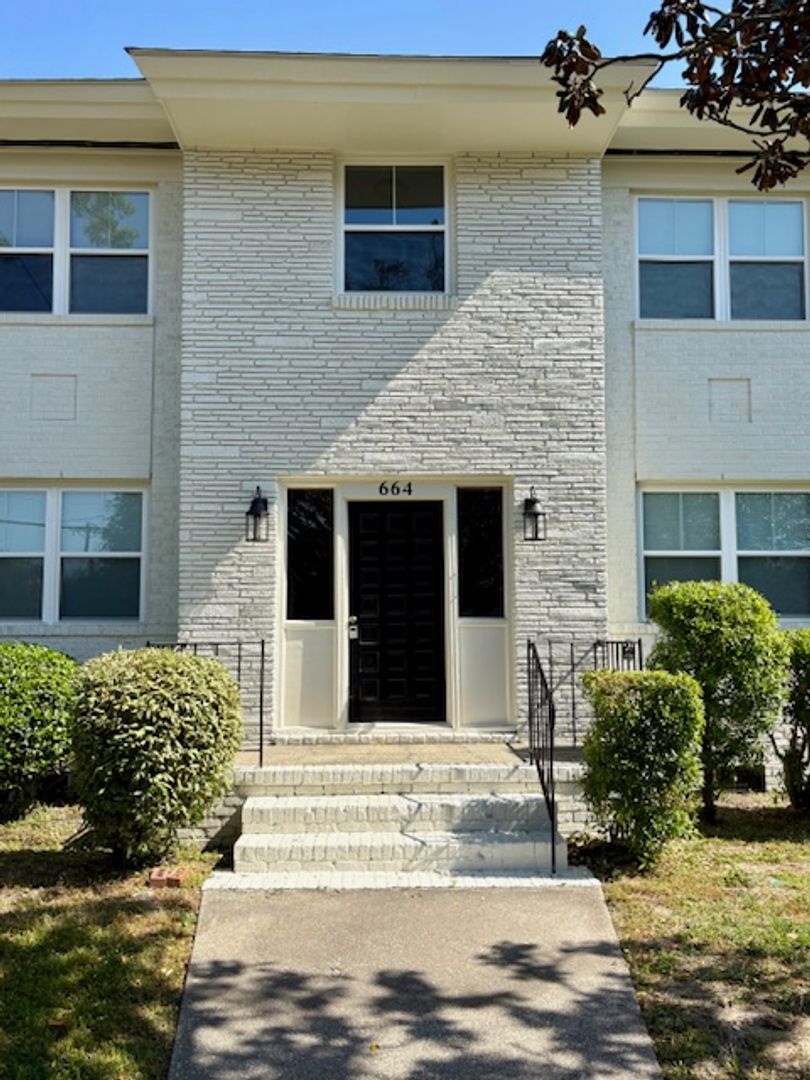 Charleston Apartment: 664 Windermere Blvd - D