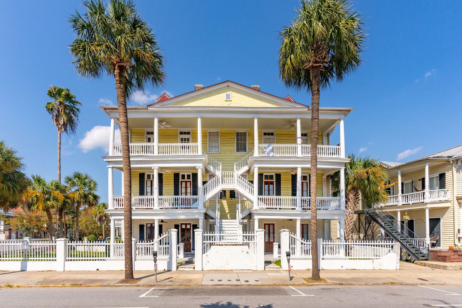 Charleston House: 212 Calhoun Street Unit C