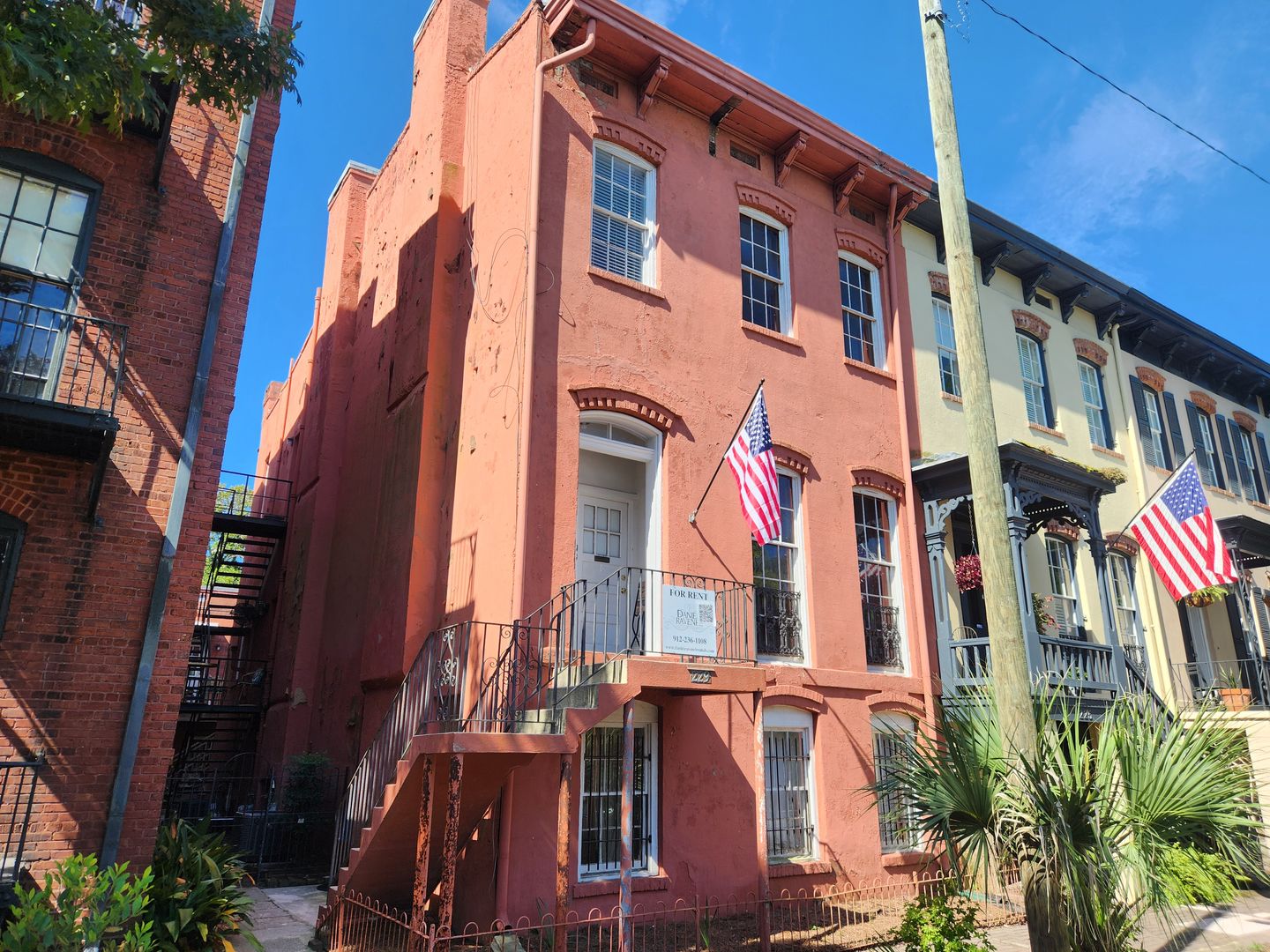 Savannah Apartment: 229 East Gordon Street