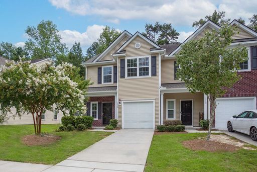 Three Bedroom Townhouse in Carolina Bay – photo 1