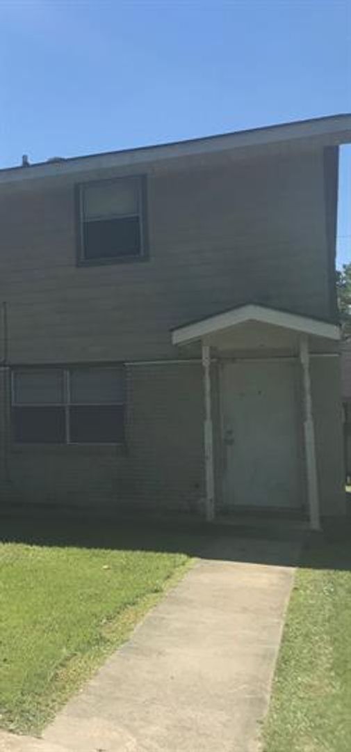 Hammond Apartment: 14018 Virginia Dr.