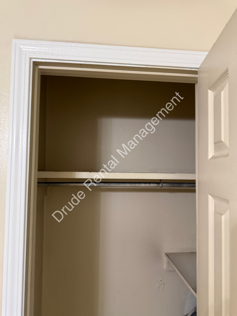 Hammond Apartment: 44068 S. Baptist Rd.