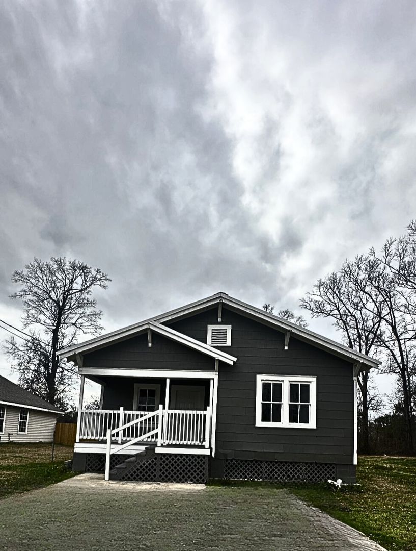 Hammond House: 408 E Michigan Ave