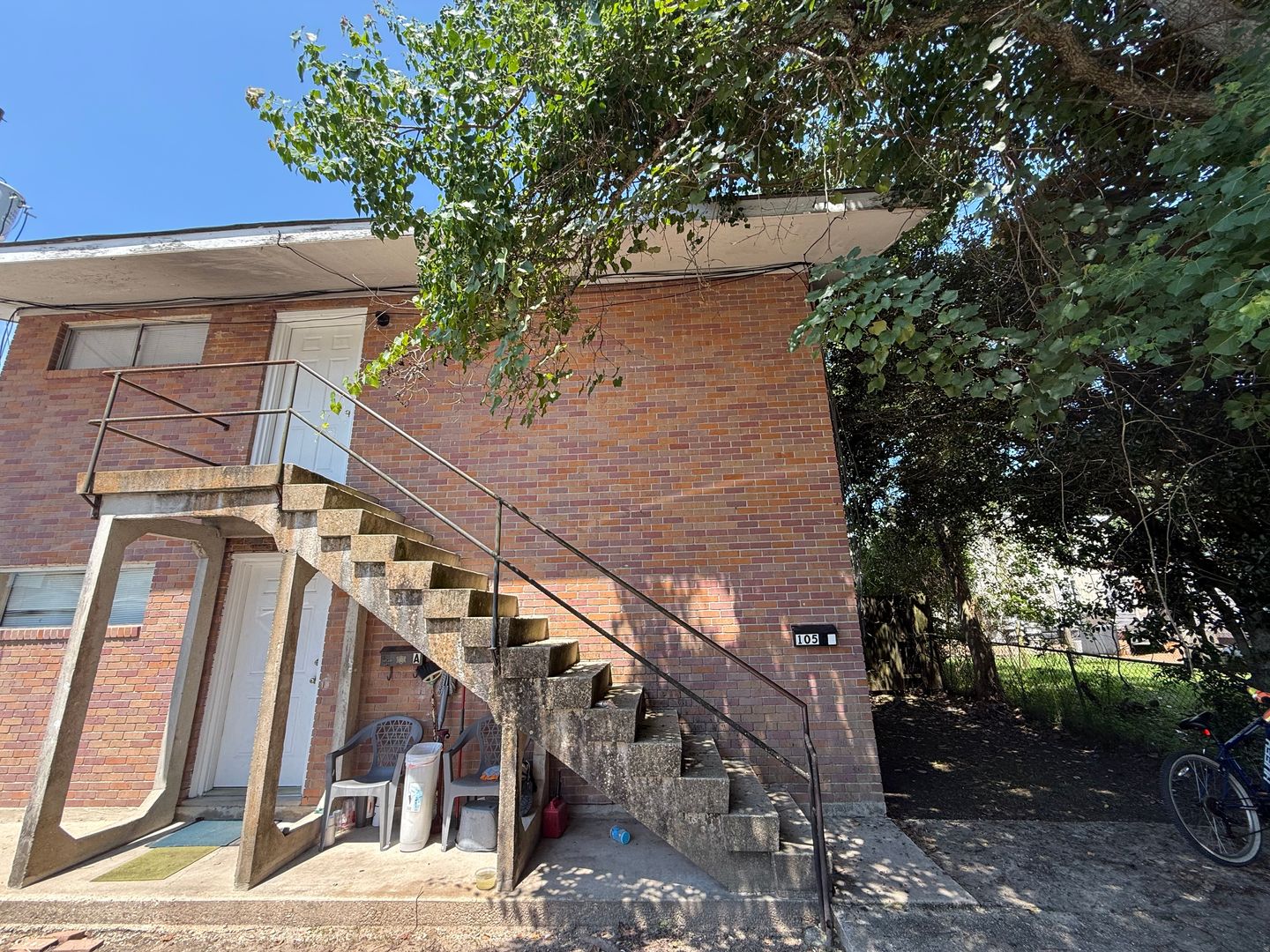 Hammond Apartment: 105 North Ruland Street