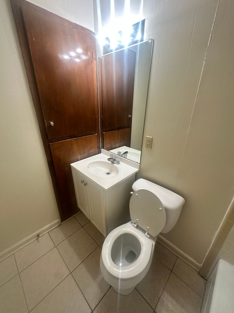 Hammond Apartment: 42219 W. Yellow Water Rd.