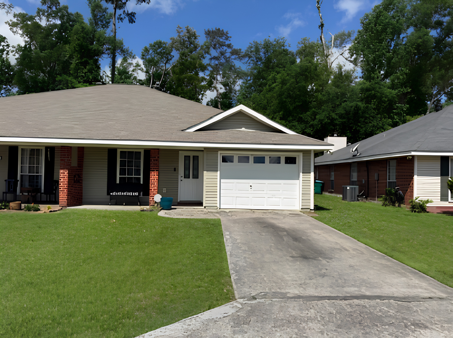 Ponchatoula House: 829 Eden Oaks Drive