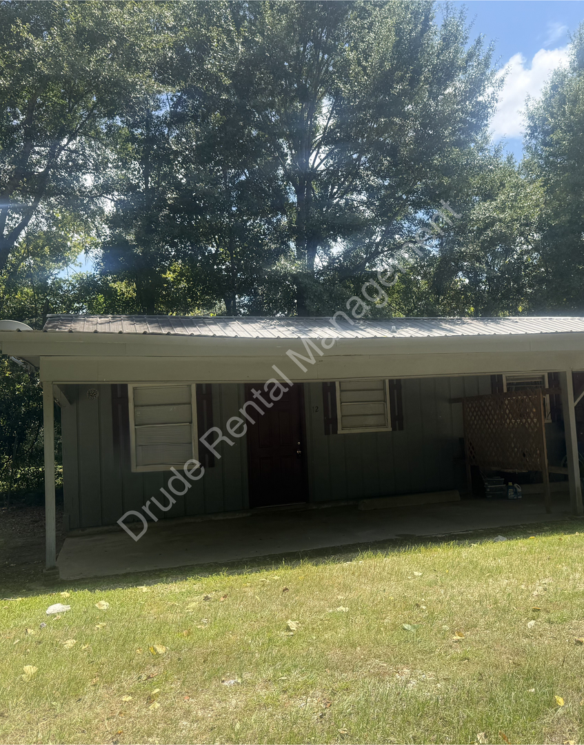 Hammond Apartment: 43334 Happywoods Road Ext