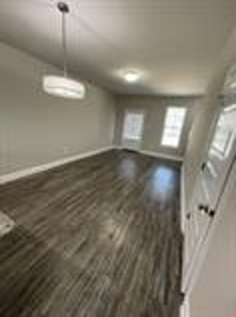 Hammond Apartment: 16218 East Minnesota Park Road