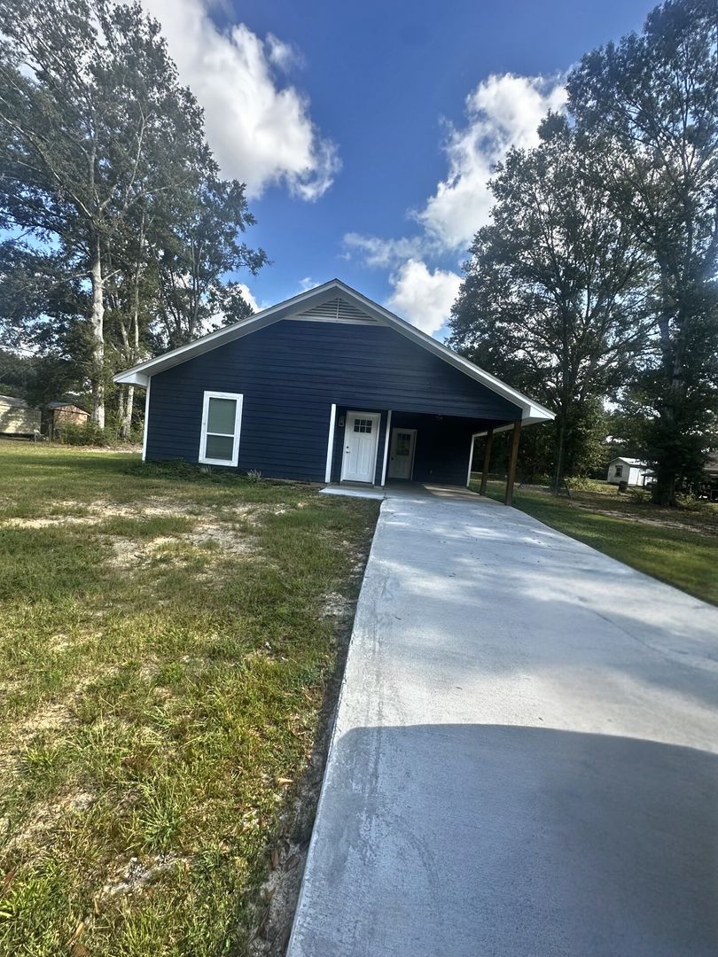 Loranger House: 24473 Marie Drive