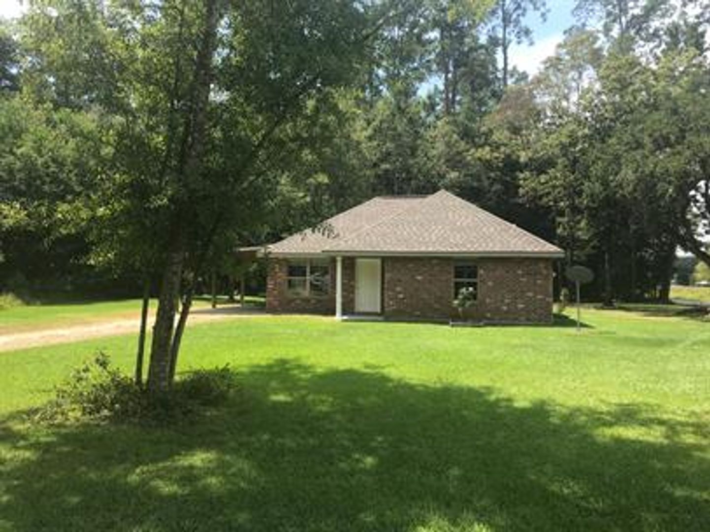 Hammond House: 46084 N Baptist Road