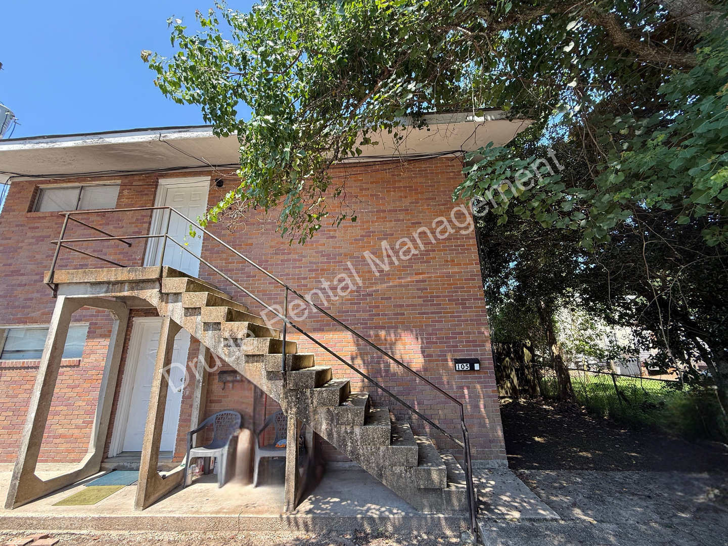 Hammond Apartment: 105 North Ruland Street