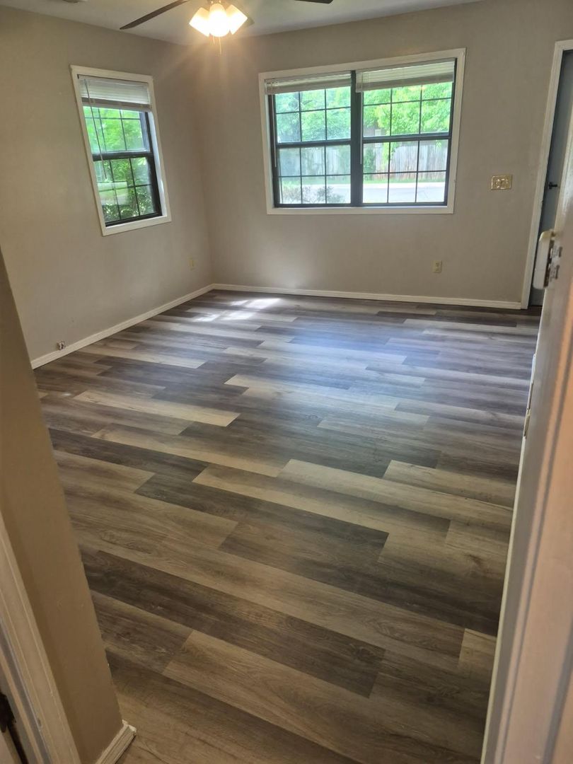 Springfield Townhome: 521 B N. Oak Grove Ave