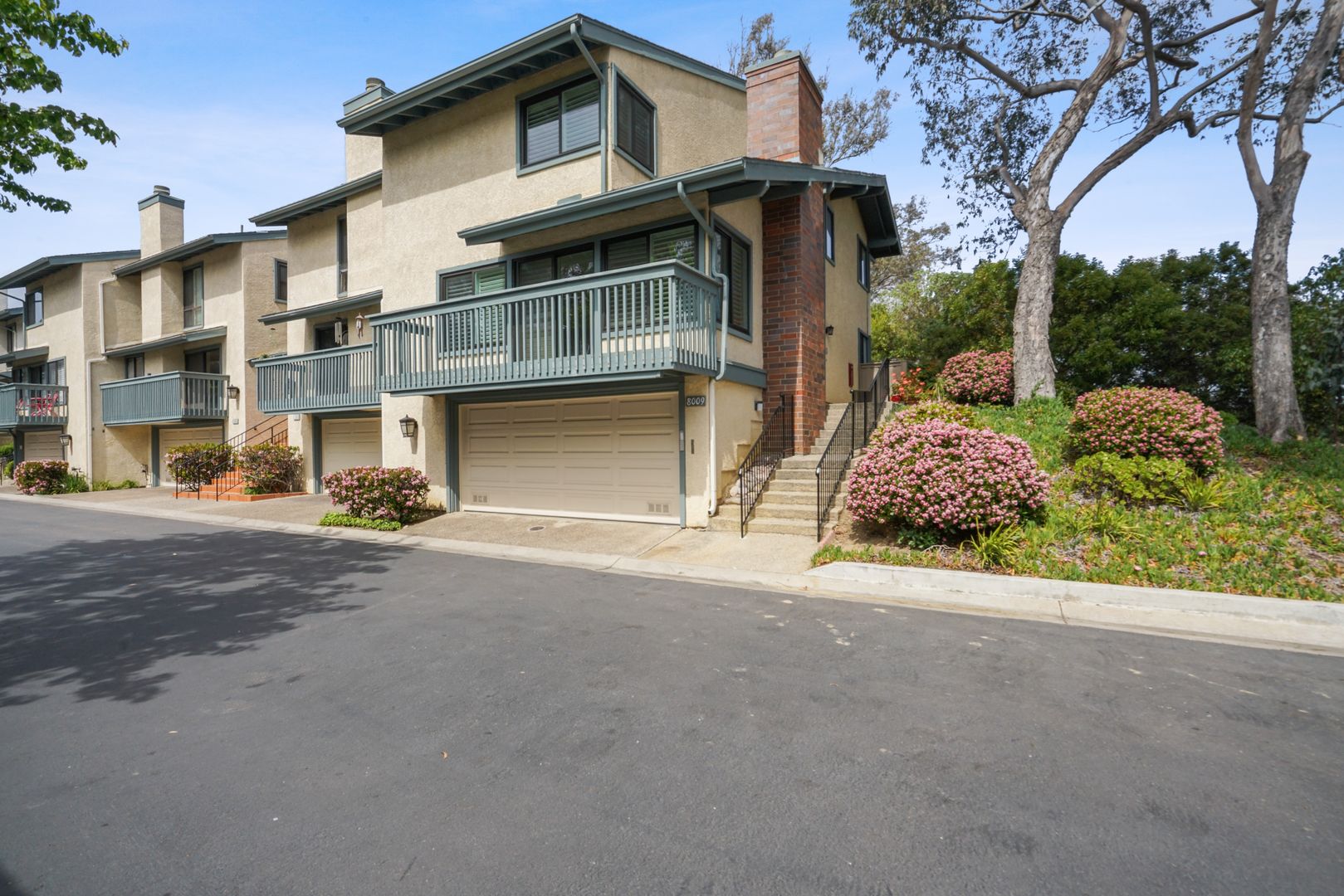 La Jolla Townhome: 8009 Caminito Gianna
