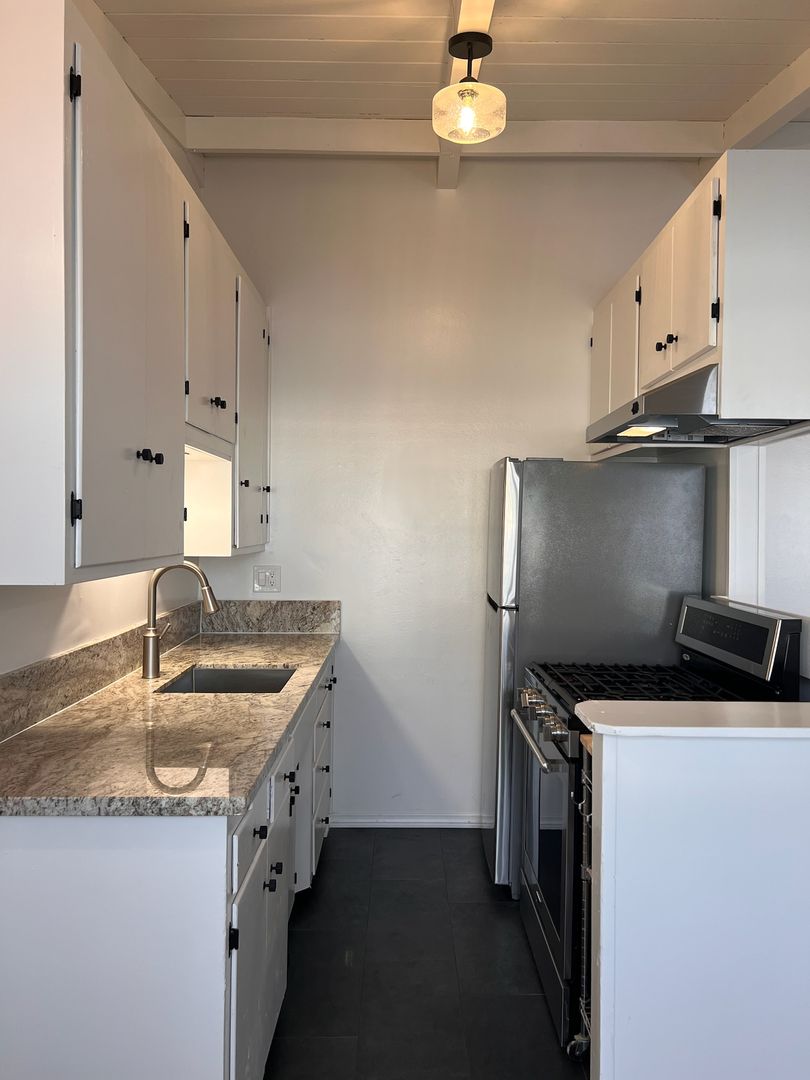 Chula Vista Apartment: 266 Landis Ave