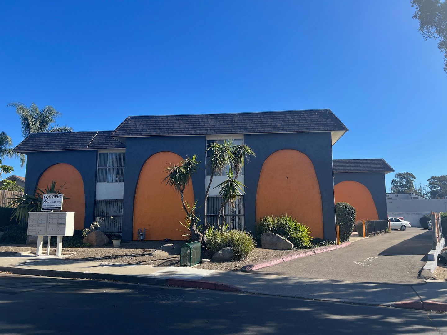 San Diego Apartment: 3187 Ashford Street