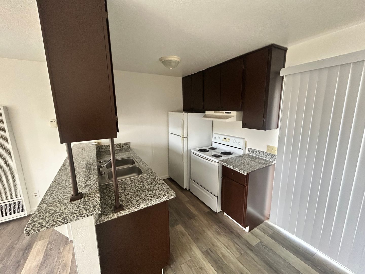 Lodi Apartment: 610 E. Pine St.
