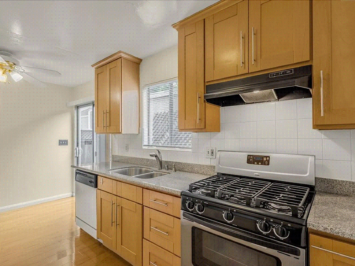 Mountain View Apartment: 2008 Colony St