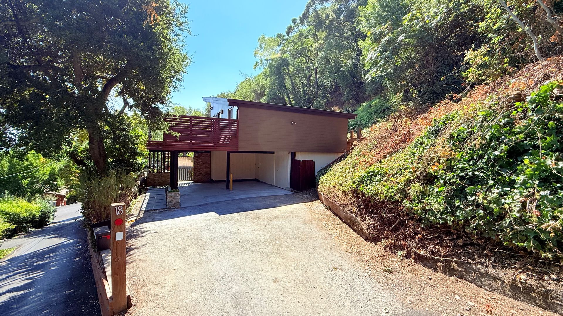 Orinda House: 18 South Trl