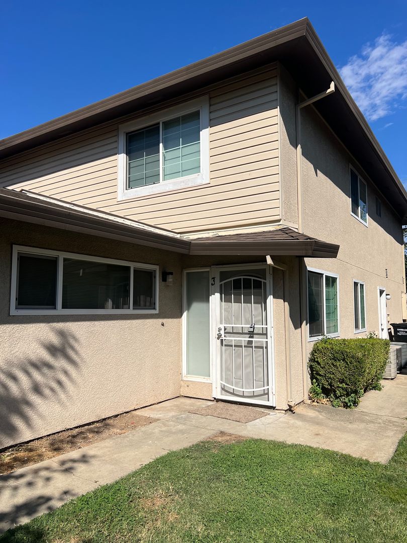 Sacramento House: 9086 Pinata Way #3