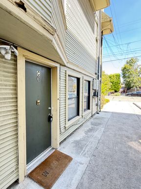 1523 Broadway Unit C | 30% Leasing Fee – photo 1