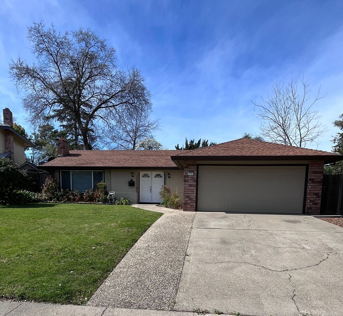 Fair Oaks House: 4745 Rustic Road