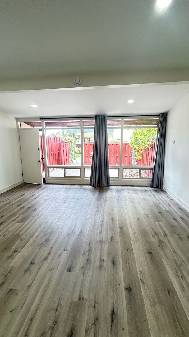 Redwood City Apartment: 1115-1129 Woodside Road