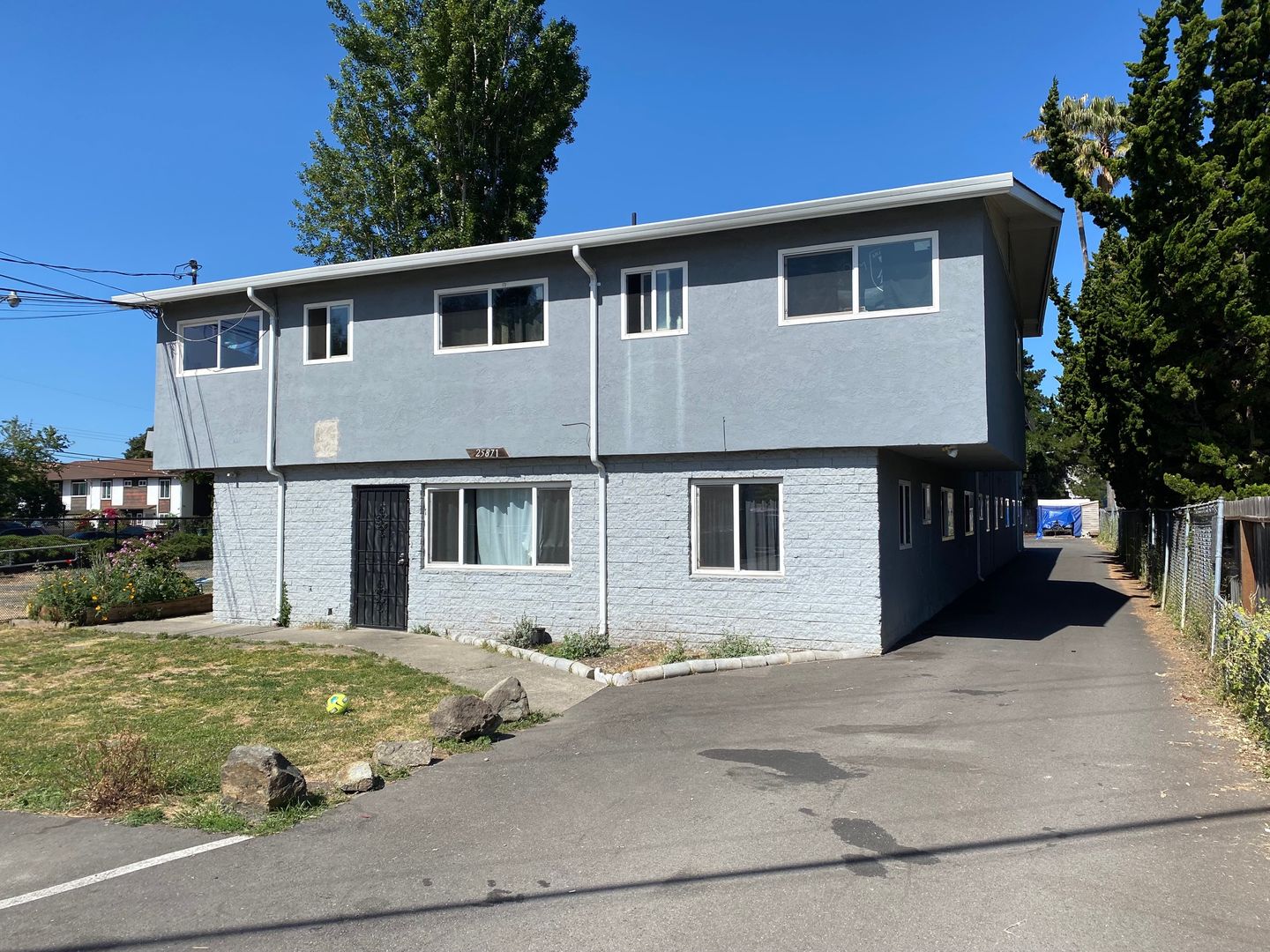 Hayward Apartment: 25873 Huntwood Avenue