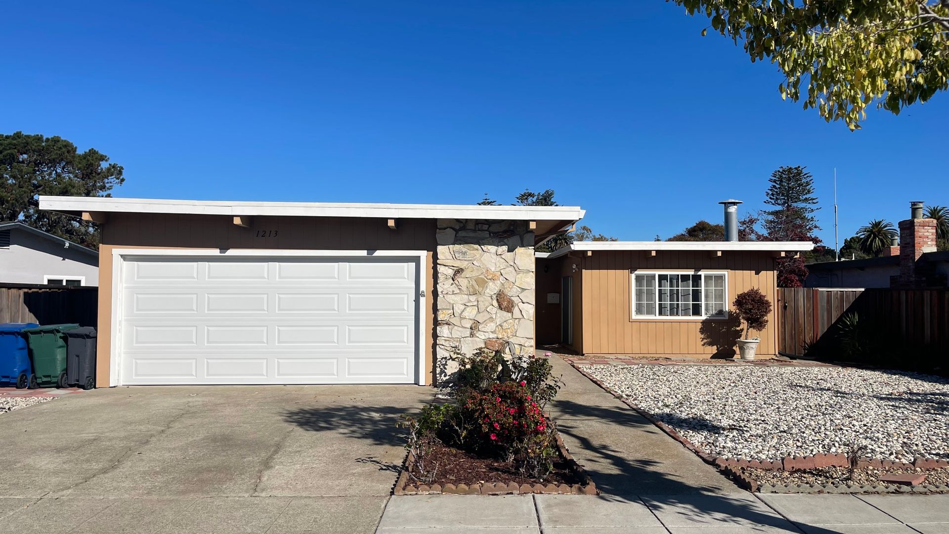 Alameda House: 1213 Otis Drive