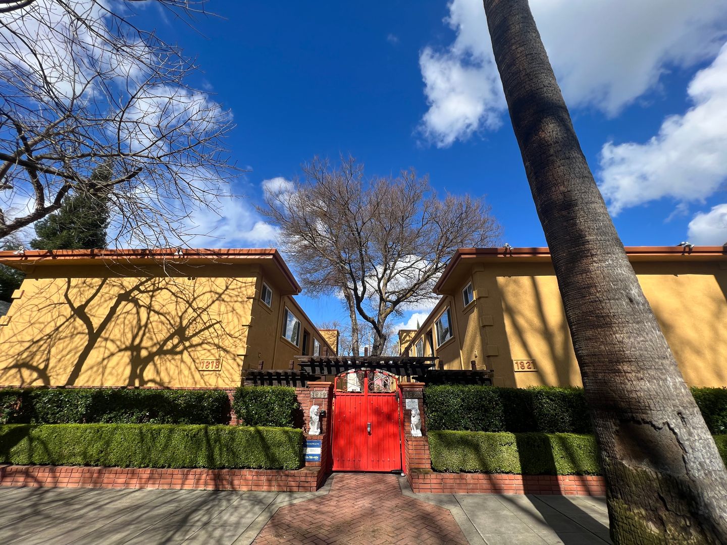 Sacramento Townhome: 1819 G Street