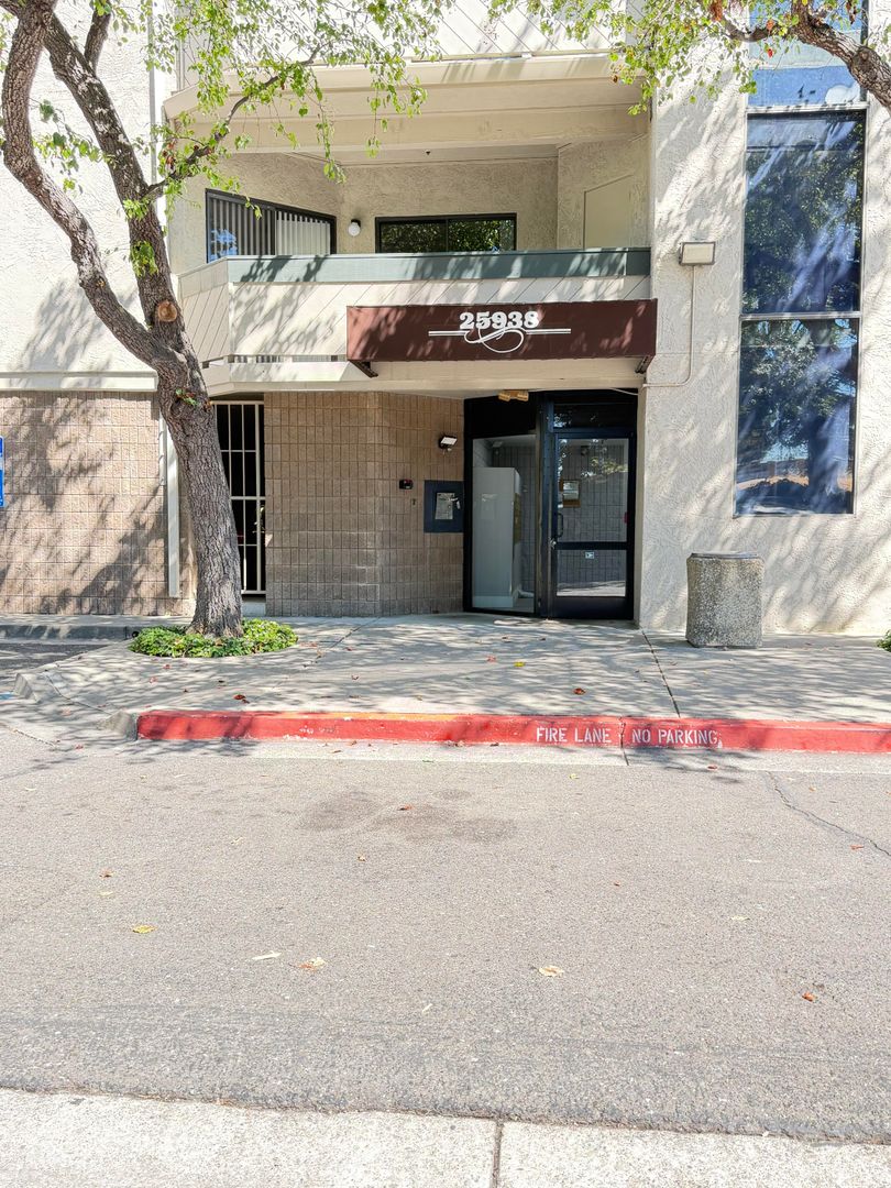 Hayward House: 25938 Kay Ave. Apt. #112