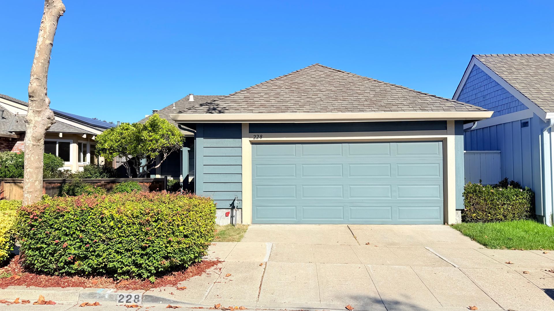 Alameda House: 228 Puddingstone Rd