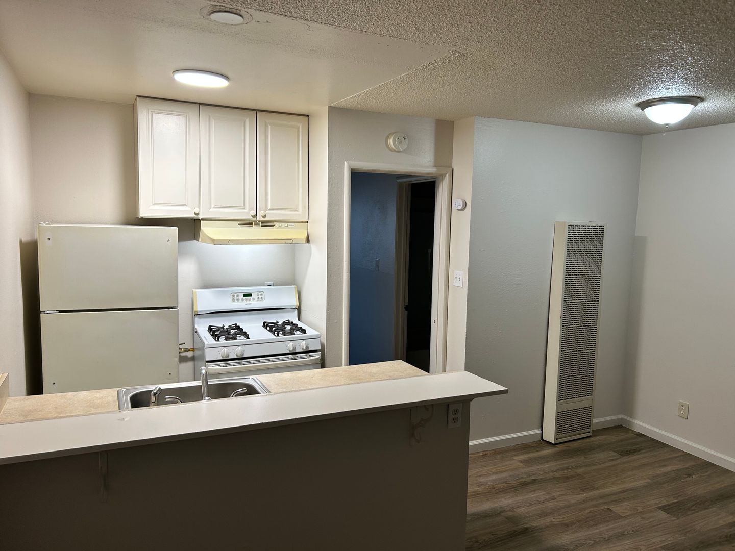 Stockton Apartment: 527 N Yosemite