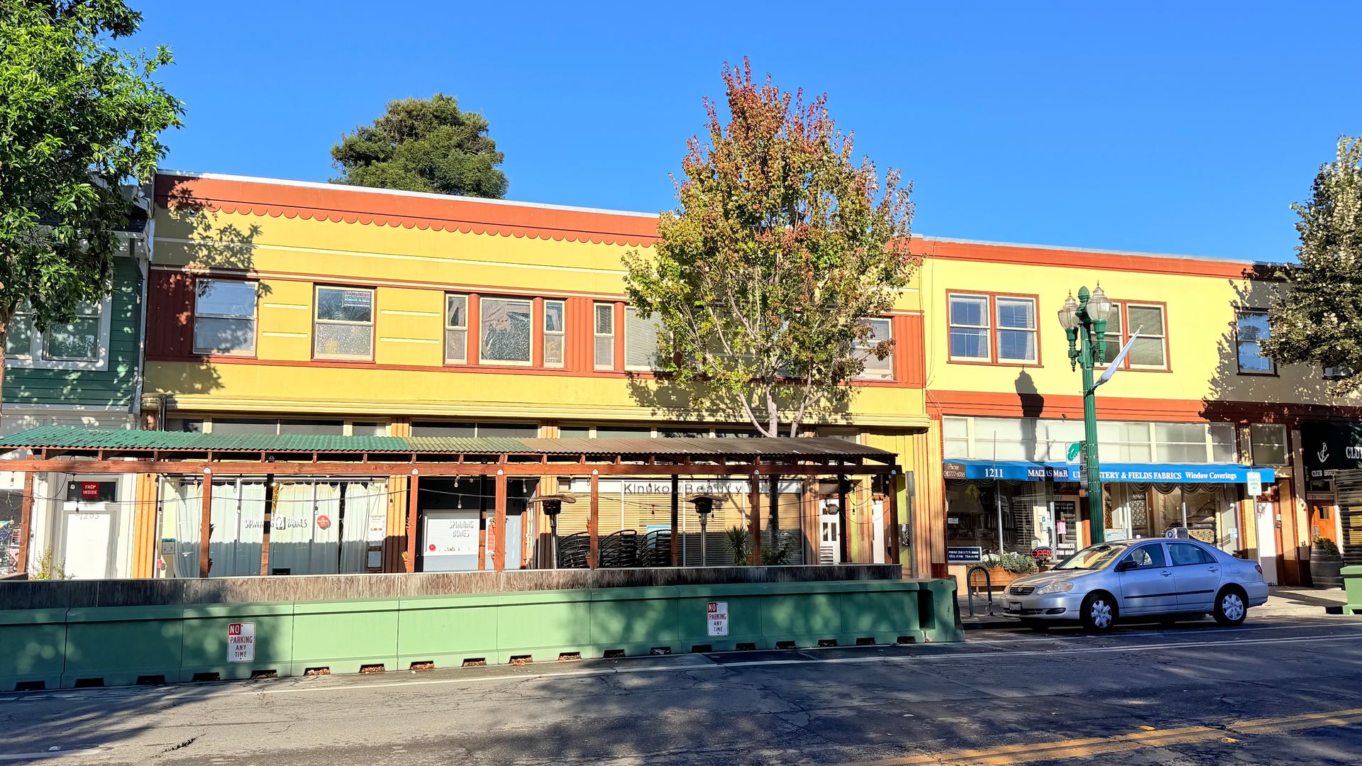 Alameda Apartment: 1215 Park Street